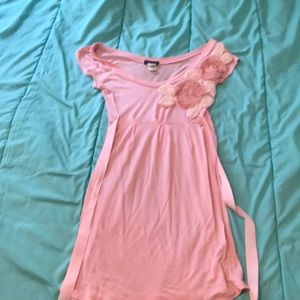 Blush flower detail top